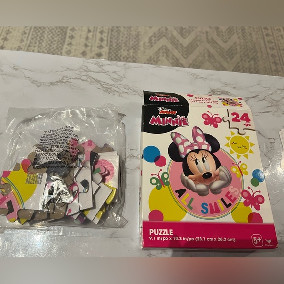 Bundle of 14 essentials - Picture 12 of 14